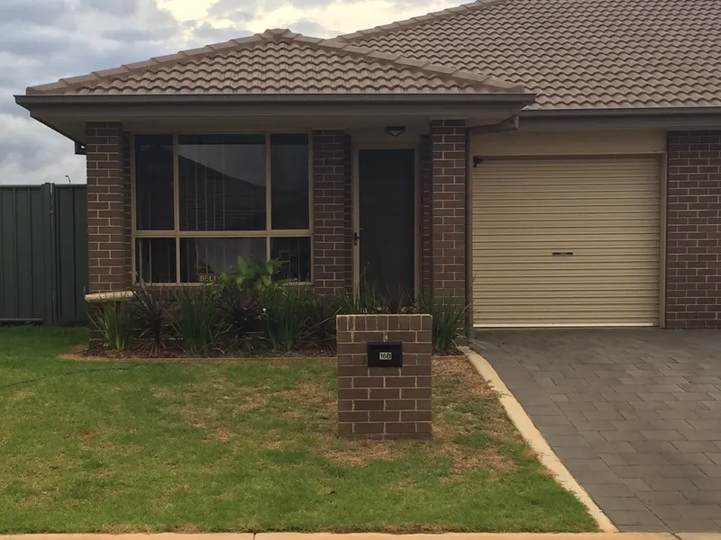 Beautiful duplex waiting for you!