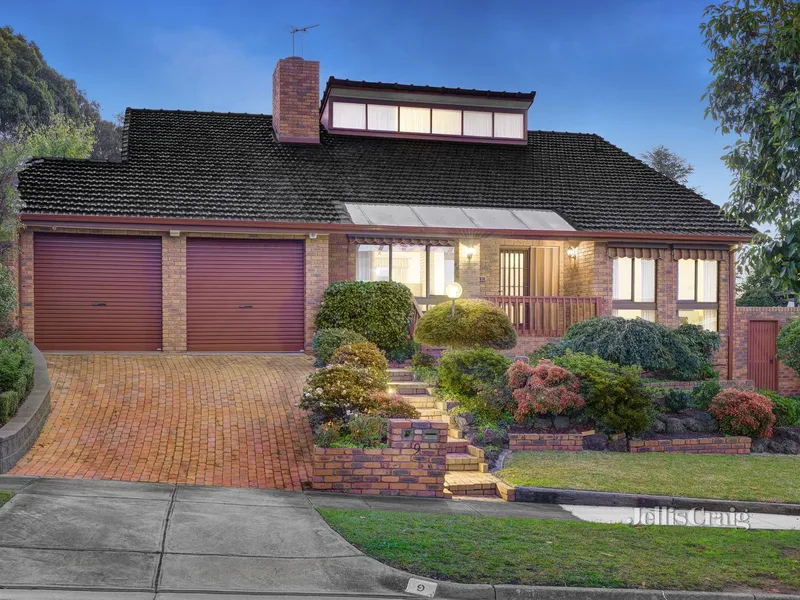 Enduring Family Appeal With Exceptional Space & Beautiful Views