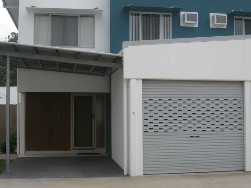 Fantastic Townhouse Ready To Rent