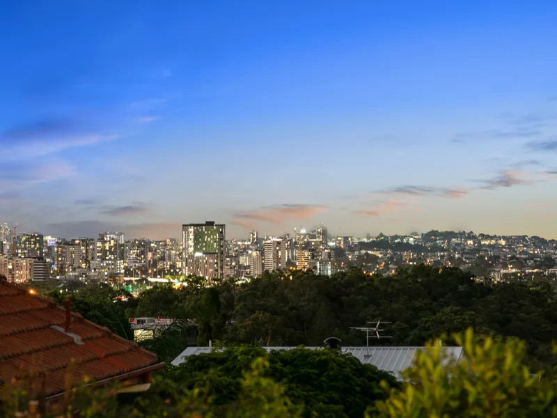 TOP OF THE TOWN - TARRAGINDI BLUE CHIP LOCATION!