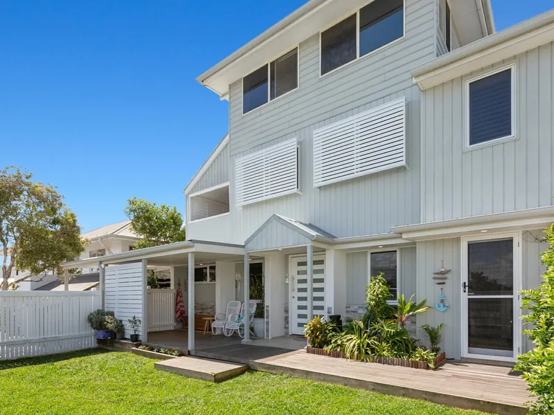 CHARMING CASUARINA BEACH HOUSE