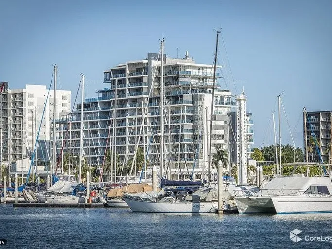 WATERFRONT POSITION WITH STUNNING VIEWS