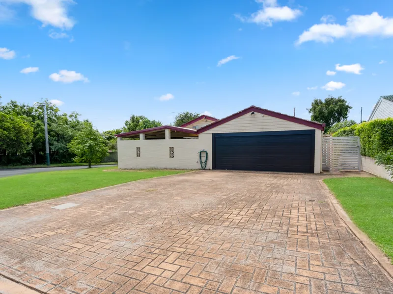 FAMILY HOME IN PRIME LOCATION!