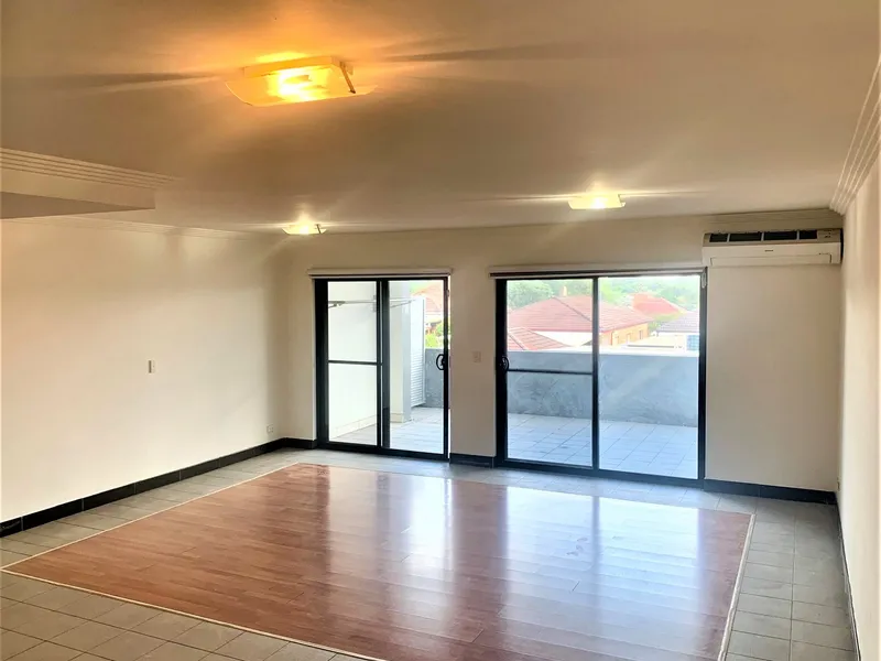 Freshly Painted Unit in Convenient Location