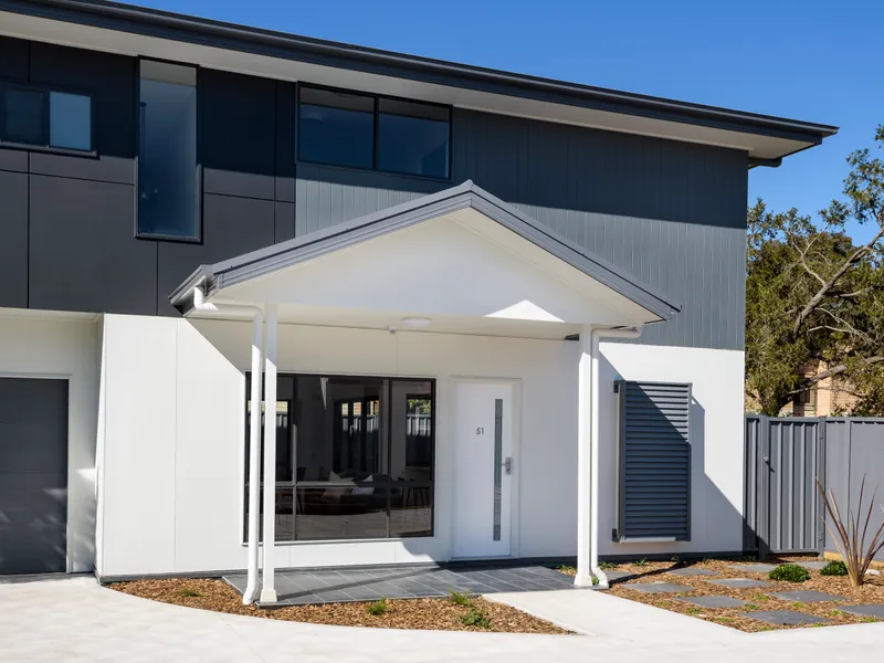 Contemporary style & sophistication with everything you need on the doorstep