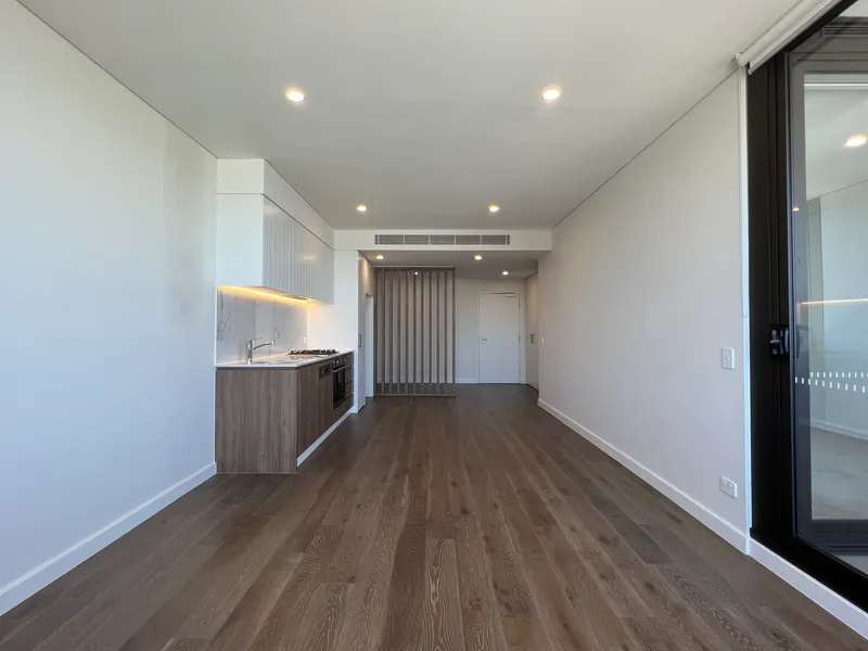 Spacious& Study room & Timber Floor 1 Bedroom For Lease