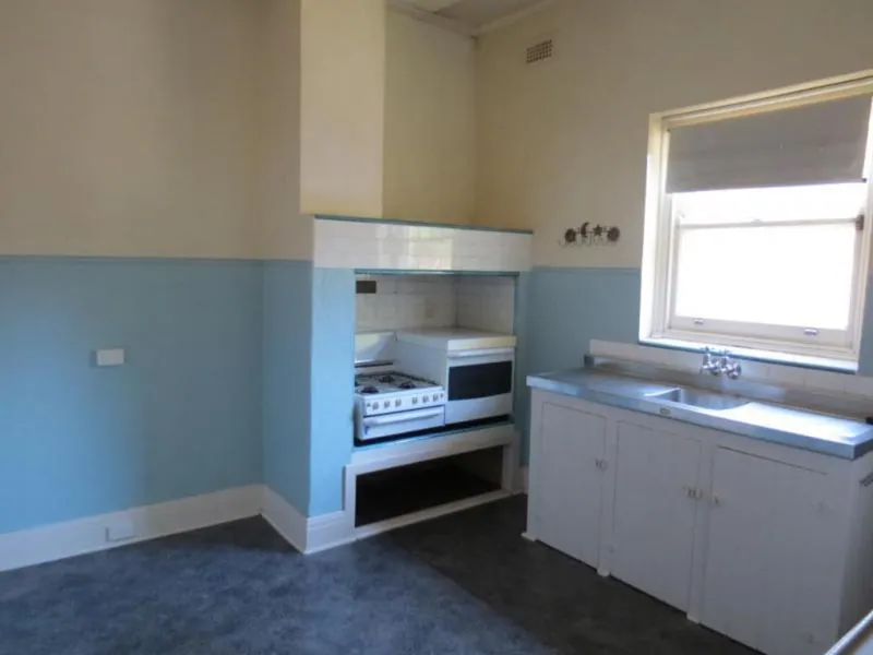 FANTASTIC HOUSE LOCATED CLOSE TO TRANSPORT!