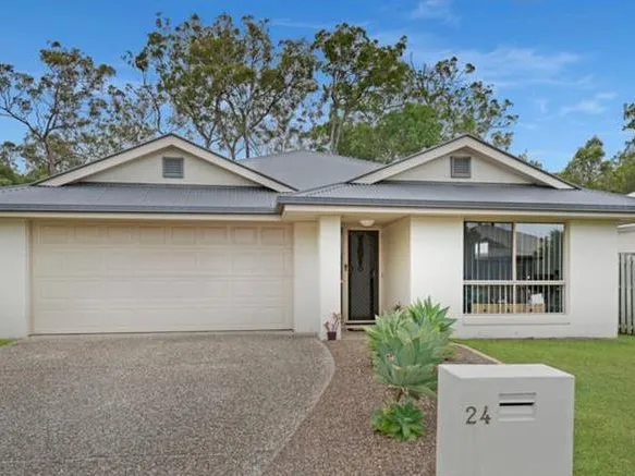 5 BEDROOM HOME IN JACOBS RIDGE ESTATE!