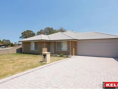 MODERN 2016 BUILT HOME ON STREET FRONTAGE BLOCK