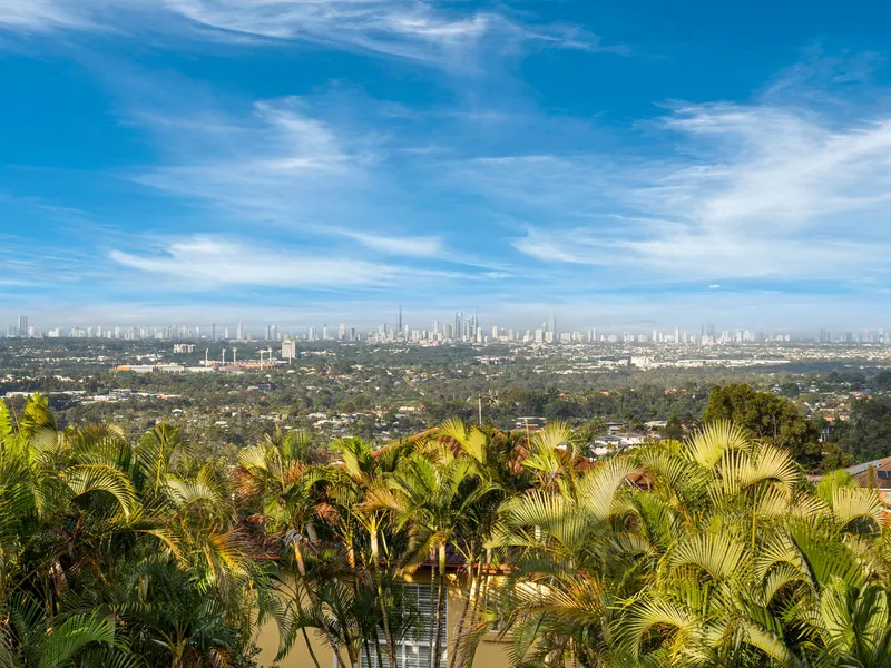 OUSTANDING SKYLINE VIEWS