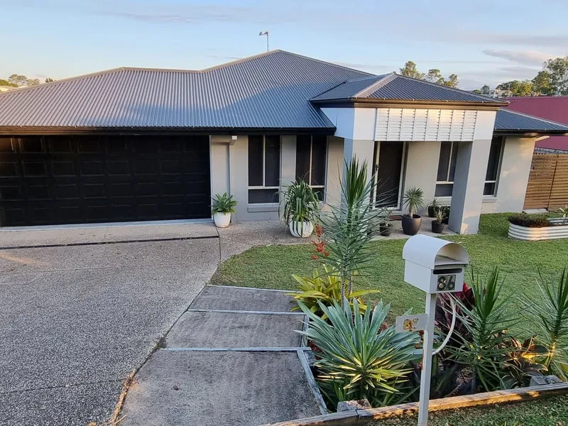 Large Family Home Close To Tafe & Schools