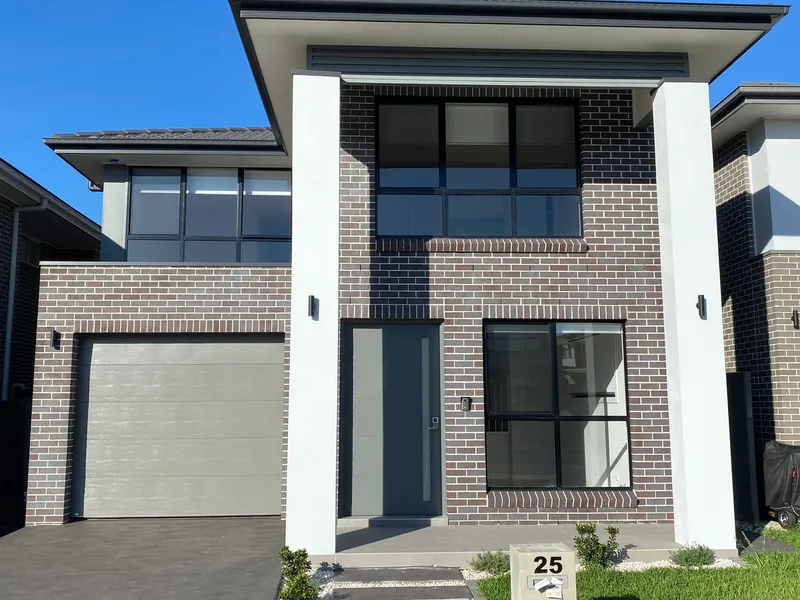 Brand New 5 Bedroom Residence in Marsden Park for Lease!