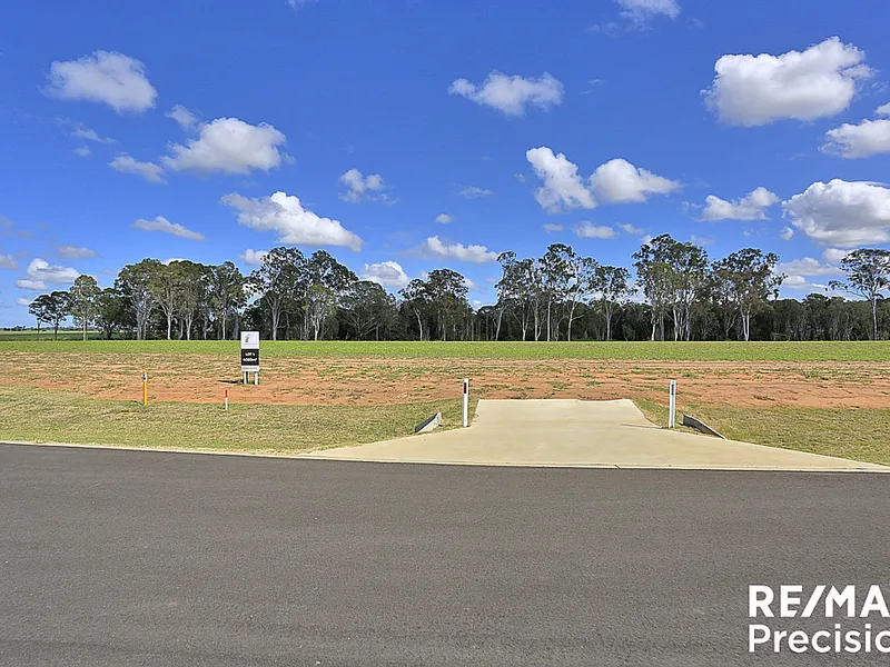 4,085m2 WITH LAGOON OUTLOOK AND TOWN WATER
