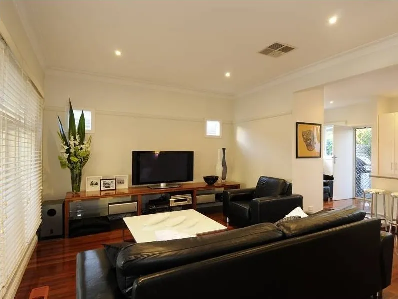 THREE BEDROOM FAMILY LIVING