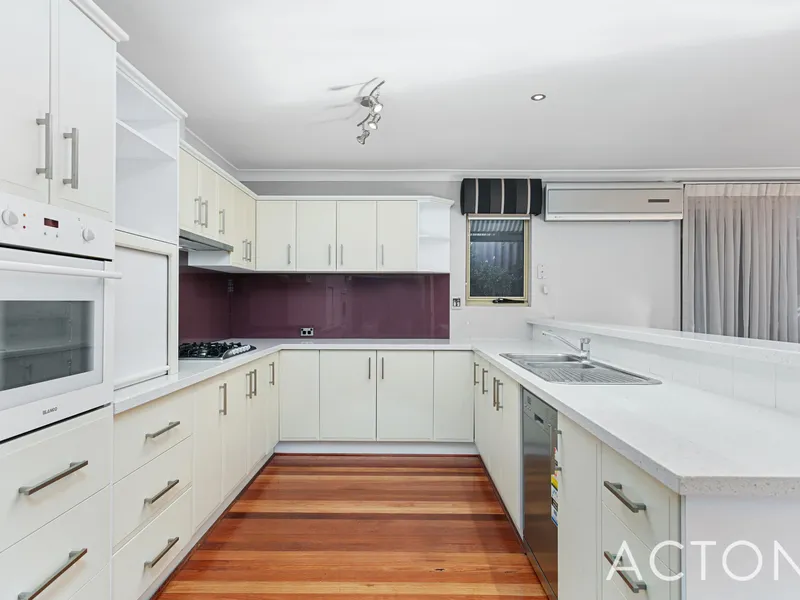 SUPER-SIZED FAMILY LIVING