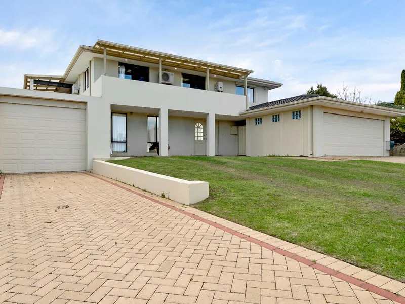 Spacious Coastal Living with spectacular ocean views