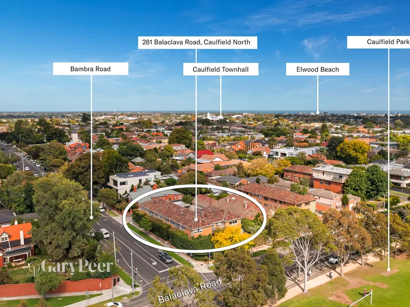 Corner a rare chance – 10 Strata Apartments