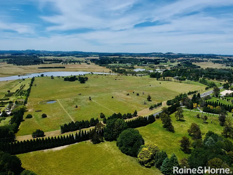 Imagine a home connecting perfectly with the landscape to create your dream sanctuary.