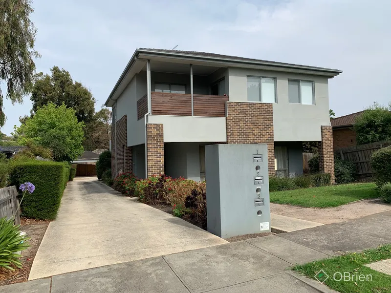 Close to Forest Hill Chase Shopping Centre!