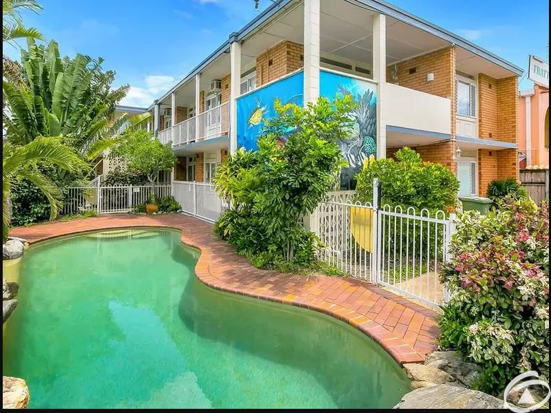 GROUND FLOOR CITYSIDE APARTMENT