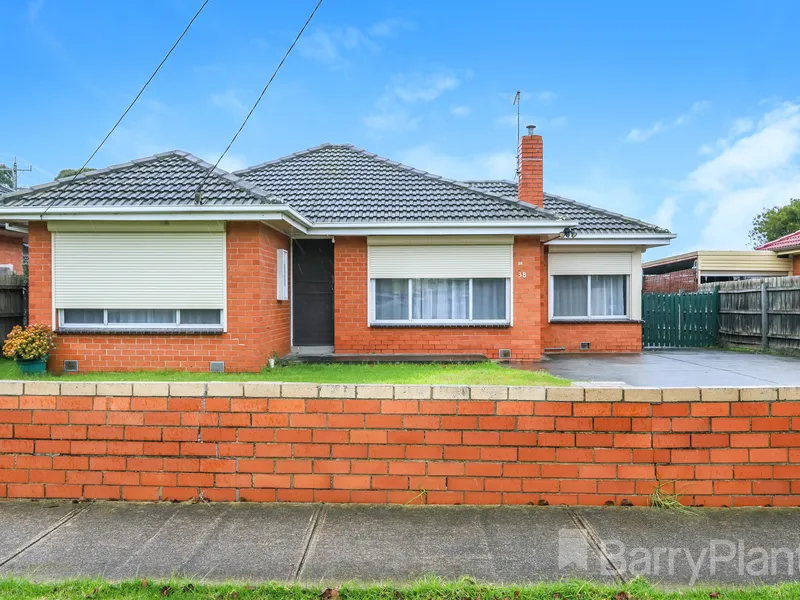 Renovated & Centrally located to all of Sunshine North’s finest amenities.