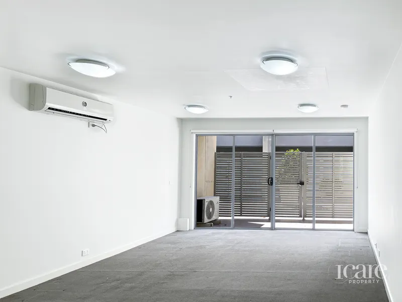 Two Level apartment in the heart of Oakleigh