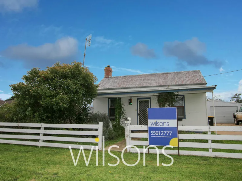 2 BEDROOM COTTAGE WITH LARGE SHEDDING