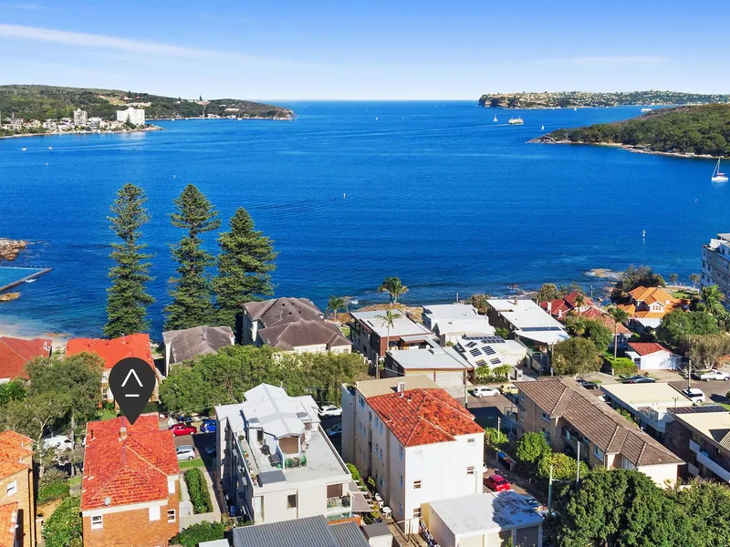 Stylish boutique apartment next to Fairlight Beach