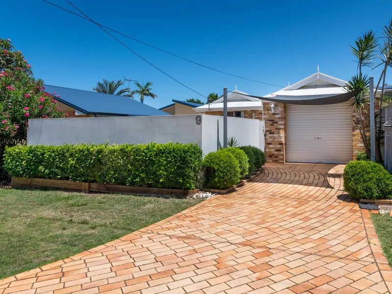 EXECUTIVE LOW MAINTENANCE HOME WITH A POOL!