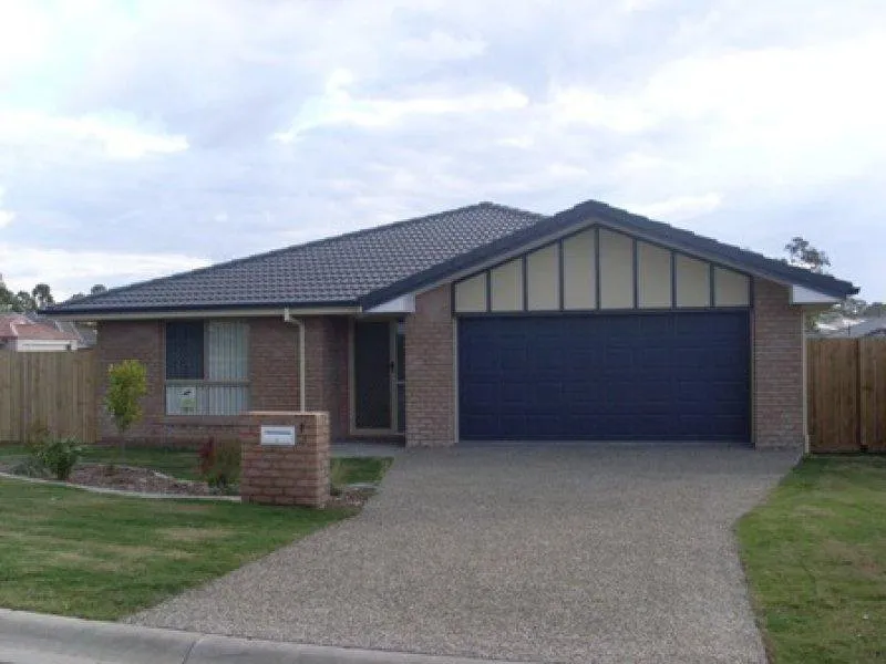 SPACIOUS FAMILY HOME WITH TWO LIVING AREAS