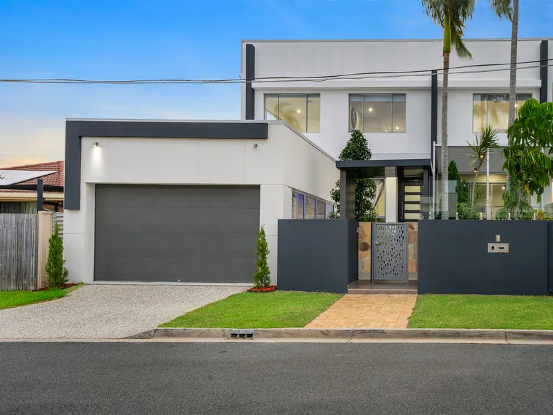 GREAT INVESTMENT IN PRIME LOCATION! BUY 1, 2 OR FULL BLOCK OF 3!