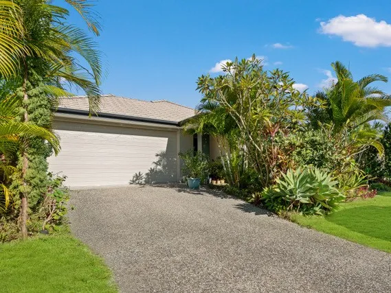 LOCATION! LIFESTYLE! & LUXURY!