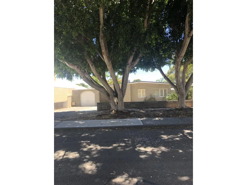 Cute Cooby Cottage . Great security and lots of outdoor space.