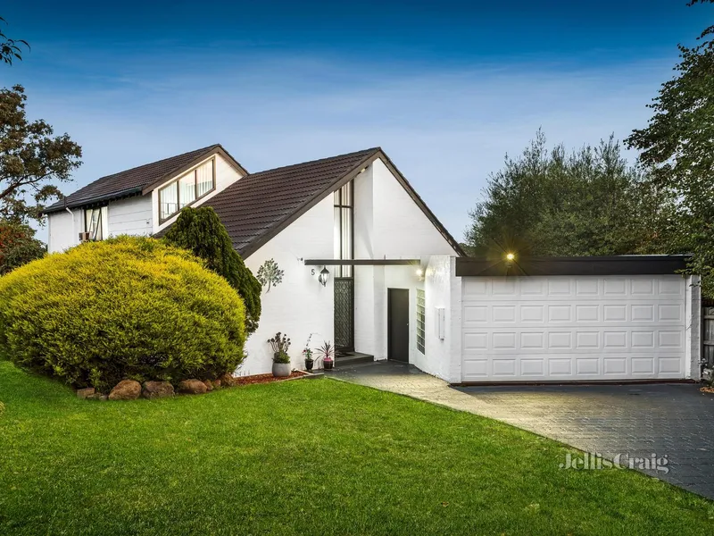 Quintessential Family Home In Peaceful Setting