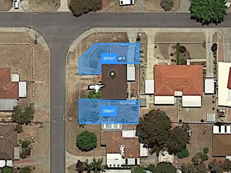 Opportunity knocks ! Triplex Corner block!