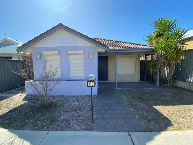 Perfect location low maintenance home