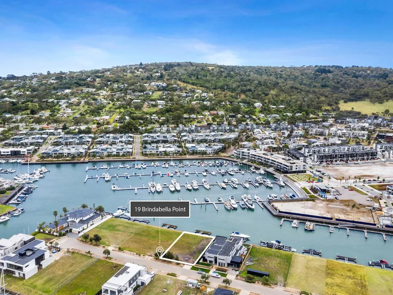 World-Class Marina Waterfront Land with Large Berth - 21.5 Metres Long