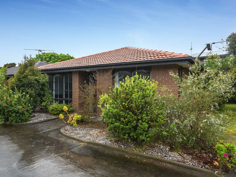 RECENTLY RENOVATED l QUIET BLOCK l PERFECT LOCATION