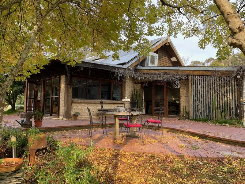 Delightful mud brick on approximately 4 acres