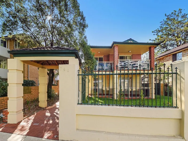 Quality Spacious Three Bedrooms Apartment In Prime Location.