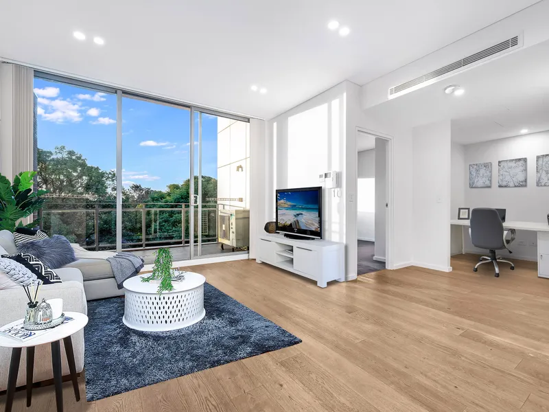 Bight & Spacious One Bedroom Apartment With Large Study