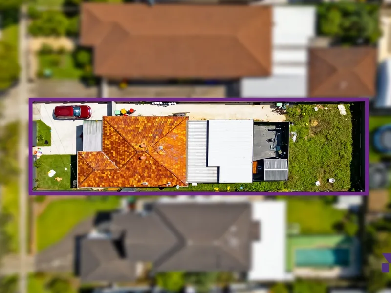 Perfectly positioned on an expansive parcel of land comprising of 600sqm.