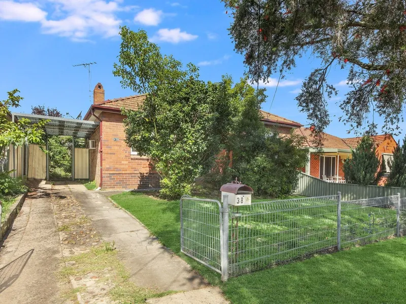 Comfortable residence in high-growth area close to amenities