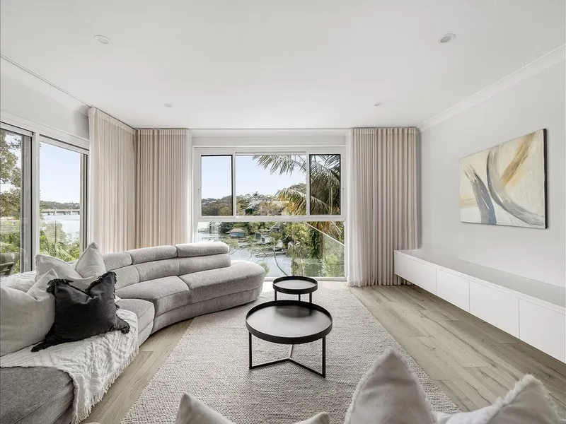 Luxurious Waterfront Living on Raymond Street, Oatley!