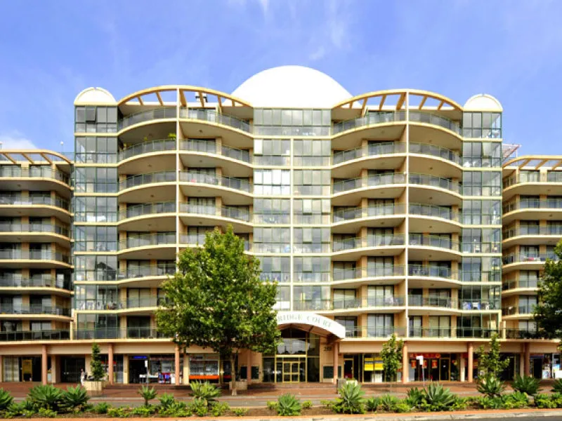 Shared accommodation. One out of three b/r, fully furnished available for lease.