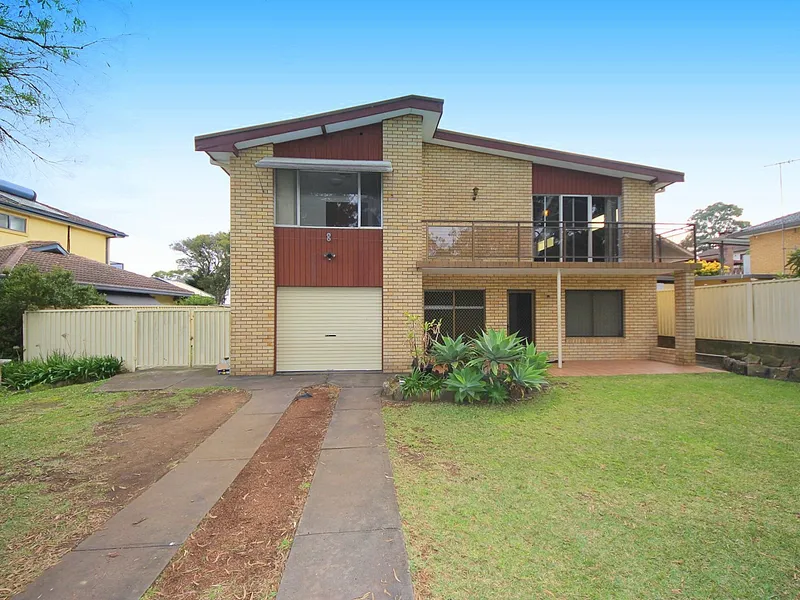 Quiet Location, Close to all with pool