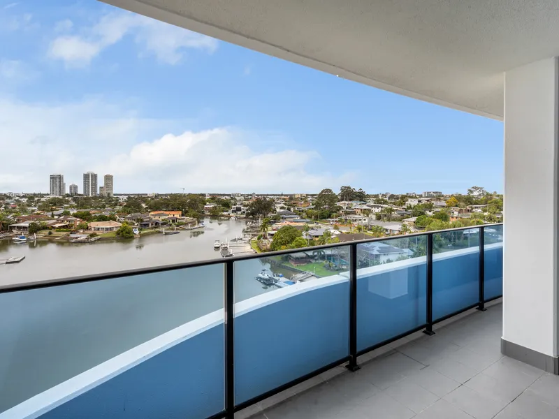 HUGE THREE BEDROOM PLUS STUDY WITH FULL WATER VIEWS!