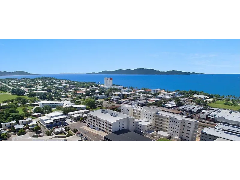 RARE OPPORTUNITY FOR INNER CITY LIVING - OCEAN VIEWS - FLAT BLOCK