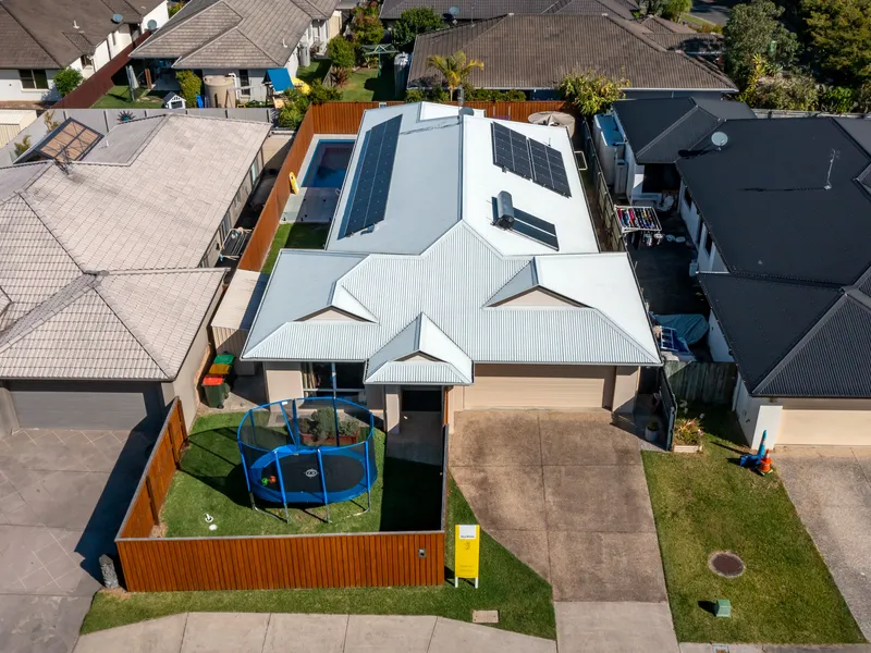 Family Comes First - Fully Fenced with a Pool