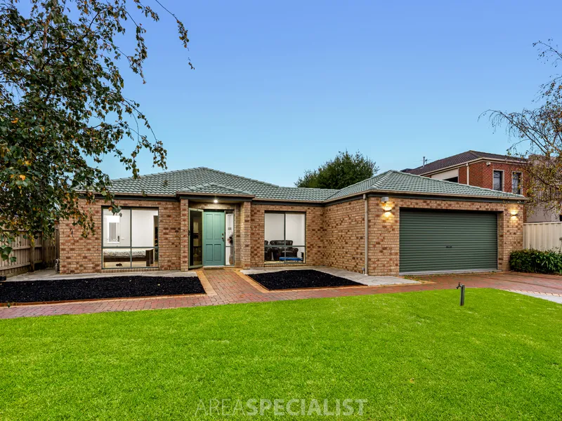 UNIQUE FAMILY HOME IN PRIME LOCATION!